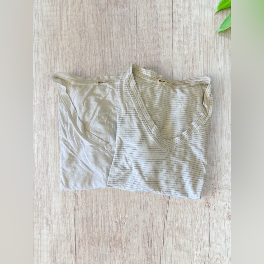 Marine layer - Boyfriend V-neck tee. Bundle of 2.